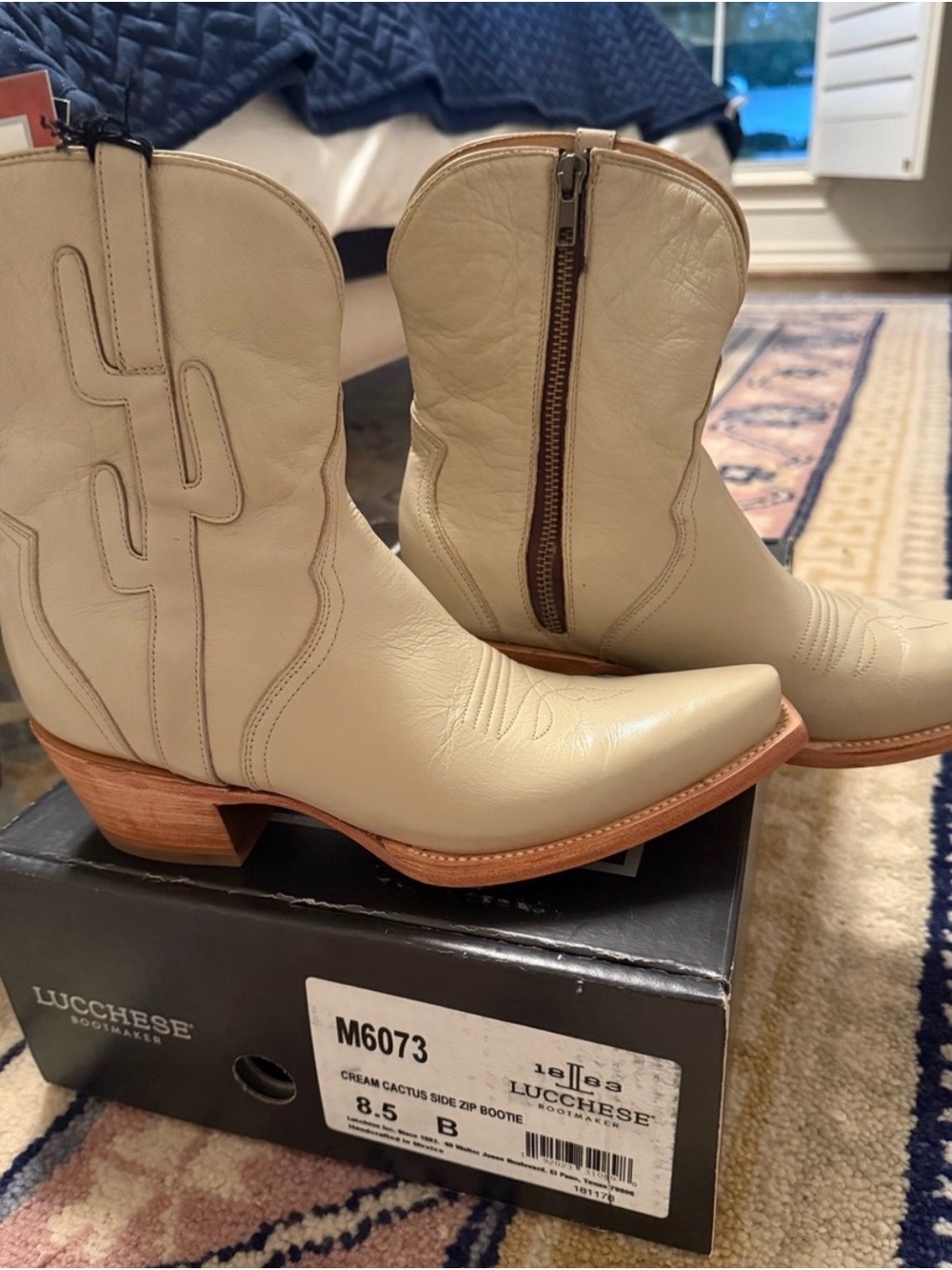 Lucchese April Cream Cactus Boots Women’s 8.5 NWT *flaw please read*